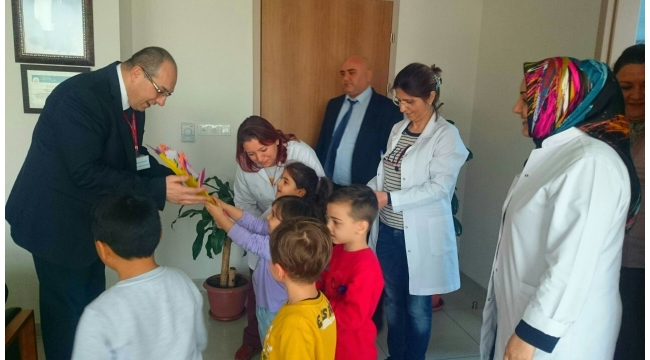 Miniklerden Başhekim Taşçıoğlu'na çiçekli kutlama