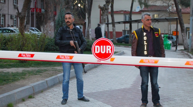 Turgutlu Polisinin tatbikatı heyecan yarattı