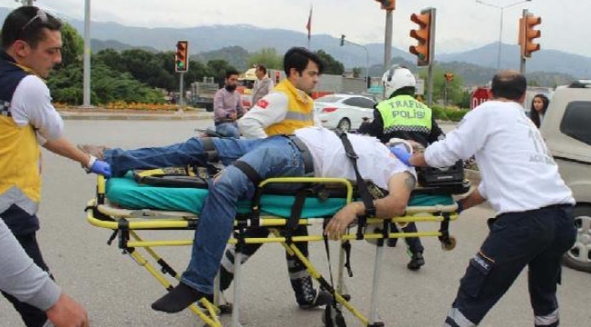 Kamyonun çarptığı motosikletli öldü