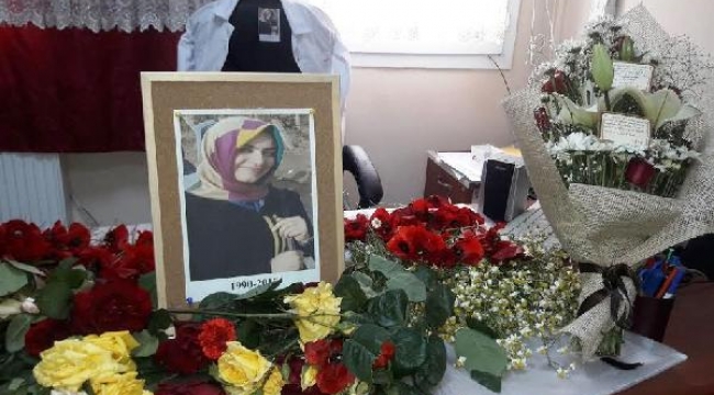 Melek öğretmen yasa boğdu
