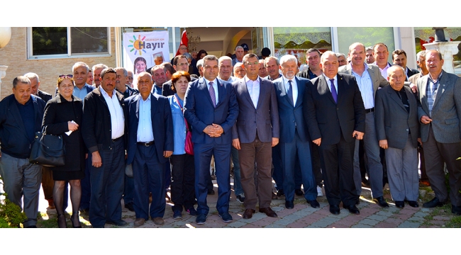Özel Turgutlu'da STK'lar ve muhtarlarla kahvaltıda buluştu