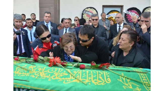 'Yılın doktoru', gözyaşlarıyla uğurlandı
