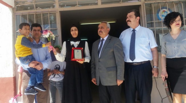 Fedakar Anneye Anlamlı Ödül