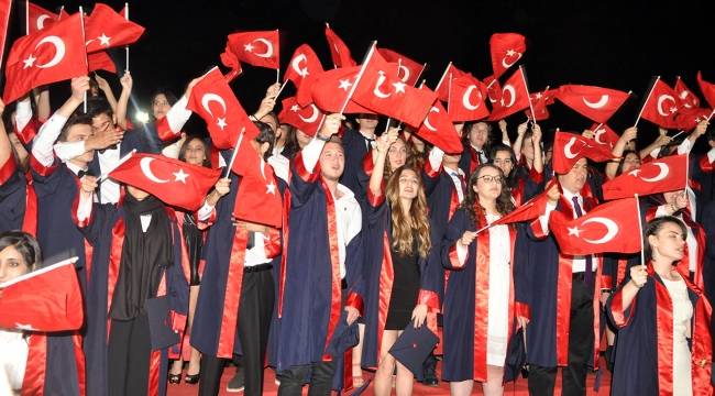 Final Lisesi mezunlarına muhteşem uğurlama