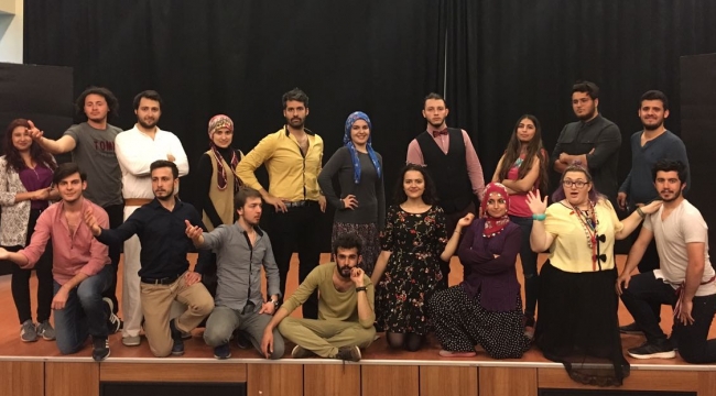 Kitap bağışla, tiyatro oyununu izle!