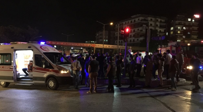 Mobil Kavşak'ta trafik kazası: yaralılar var