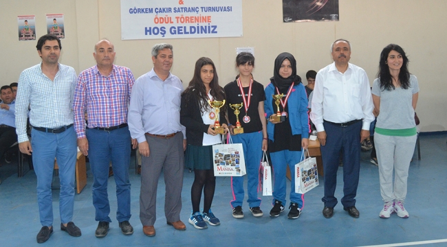 Satranç ve masa tenisi turnuvasında ödüller dağıtıldı