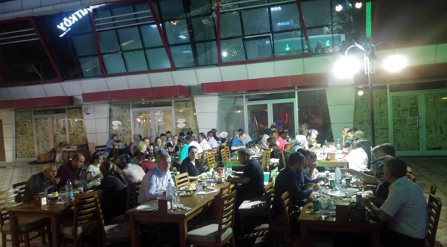 Arnavutlar ‘Arnavutköy’de iftarda bir araya geldi
