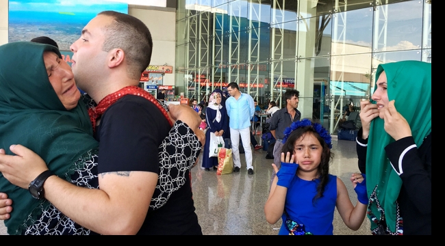 Manisalı Anneler evlatları  askere uğurladı