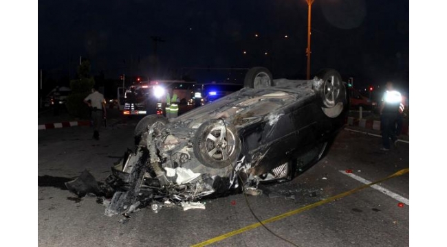 Otomobille motosiklet çarpıştı: 2 ölü, 4 yaralı