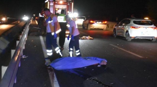 TIR'a arkadan çarpan otomobilde 2 ölü, 1 yaralı