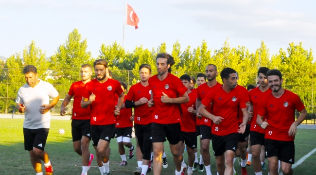 Turgutluspor top başı yaptı