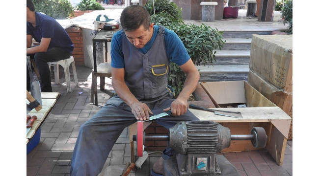 Bıçakçıların yoğun mesaisi