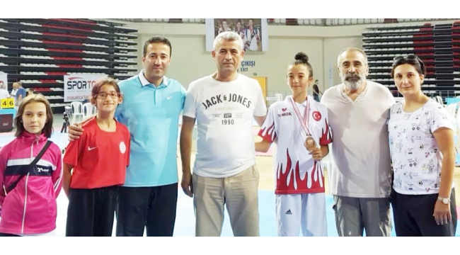 Turgutlulu Edanur taekwondoda Türkiye 3'üncüsü oldu