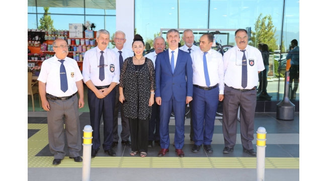 Gazilerden KKTC İzmir Başkonsolosu İpal Emin onuruna yemek