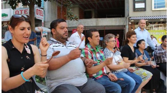 Ritimler eşliğinde terapi oluyorlar