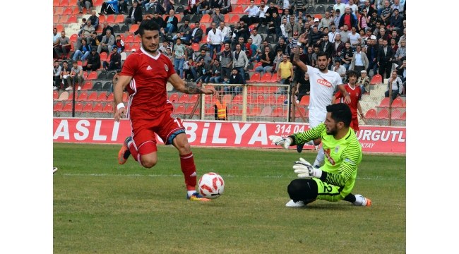Turgutluspor: 1 - Pazarspor: 1 (İlk yarı skoru)