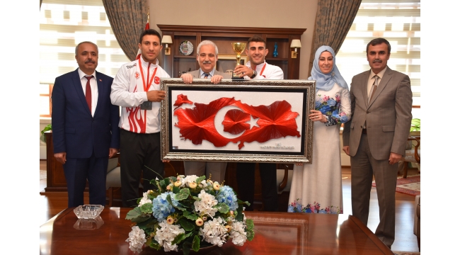 Vali Güvençer Gençler Avrupa Kick Boks Şampiyonlarını ağırladı