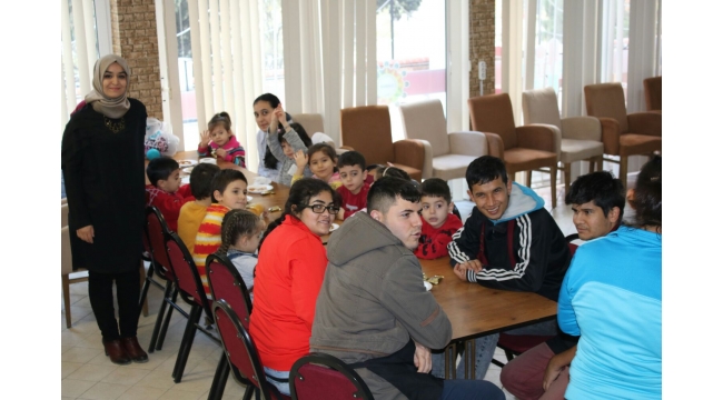 +1 Kafe’nin ilk müşterileri minik öğrenciler oldu