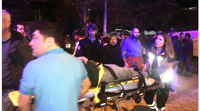 Koza Pazarı'nda 3 araca birden çarptı: 2 yaralı