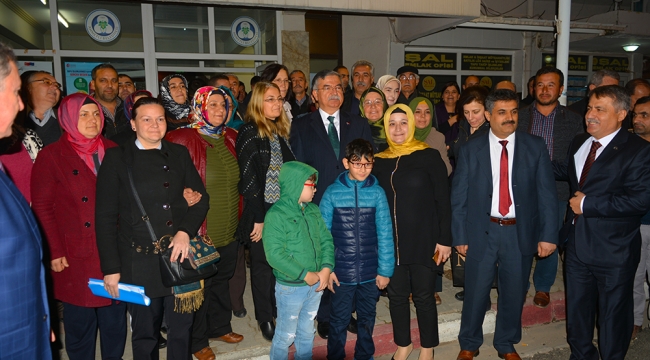MİLLİ Eğitim Bakanı İsmet Yılmaz, Ahmetli İlçesi'nde