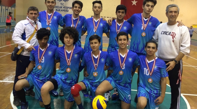 Turgutlu Lisesi, Erkek Voleybol Takımı Manisa şampiyonu oldu
