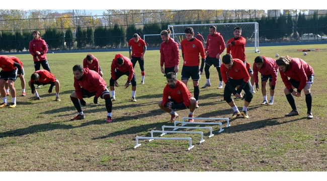 Turgutluspor kampa girdi
