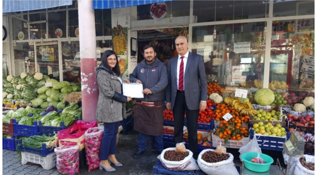 Türkçe isim kullanan esnaflara teşekkür belgesi