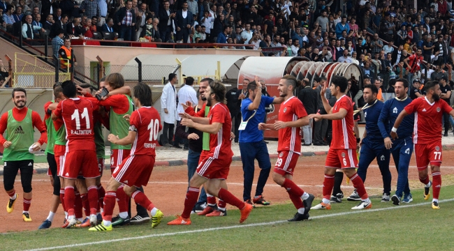 Turgutluspor Anadolu Bağcılar'ı ağırlıyor
