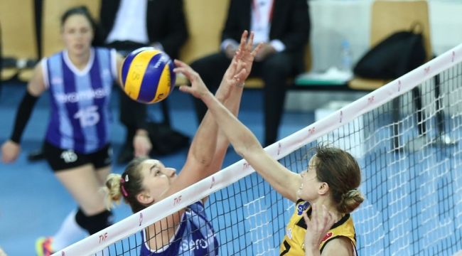 Seramiksan Vakıfbank'tan set alamadı