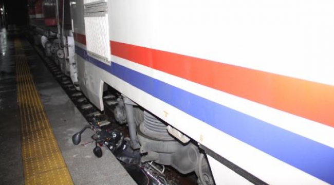 Tren, elektrikli bisiklete çarptı: 1 ağır yaralı