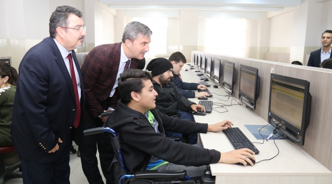 Turgutlu engelleri web ile aşıyor