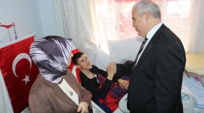 Afrin'de 2 bacağını kaybeden uzman çavuş memleketi Akhisar'da