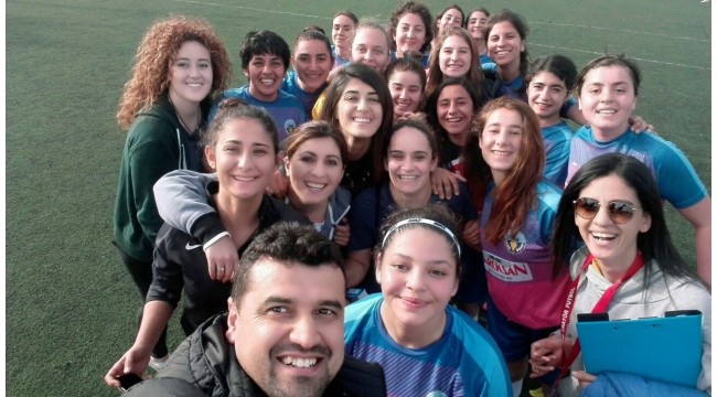 Belediyesporlu kadınlardan Karşıyaka’ya yarım düzine gol