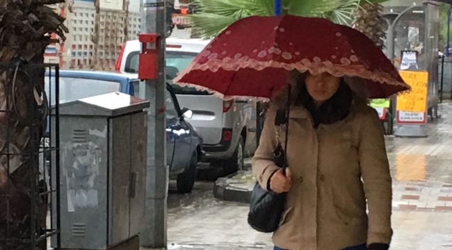 Sağanak yağış yeniden başladı.