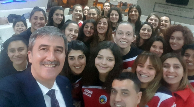 Turgutlu Belediyespor kızları 2’nci Lig aşkına