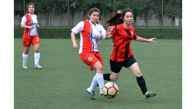 Turgutlu Belediyespor'un kızları play-off'u garantiledi
