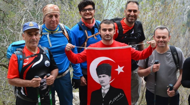 Zirve Dağcılık sporcuları Cevizlivadi’den Spil’e çıktılar