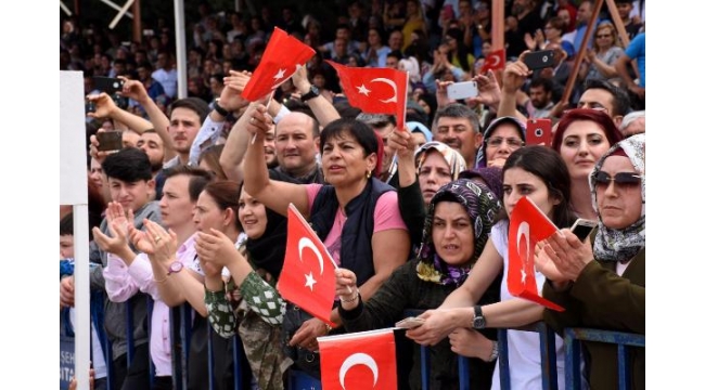 4 bin 510 askerin yemin töreninde harmandalı ve komando gösterisi