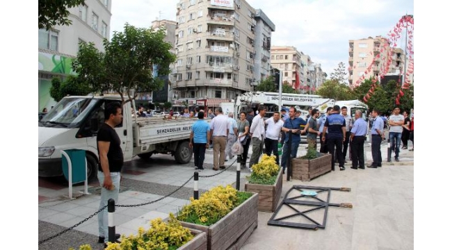 İYİ Parti ile zabıtalar arasında stant gerginliği
