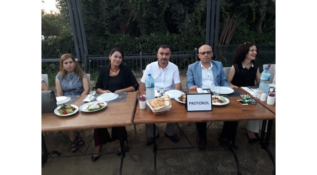 Mali Müşavirlerden Vergi Dairesi Müdürü Erkan Kirezli'ye veda yemeği