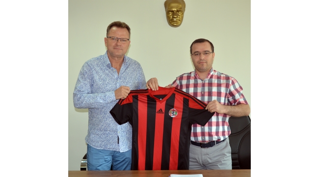 Turgutluspor Erdal İşkar’la nikahı tazeledi