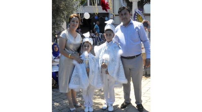 Berke ve Burak kardeşler sünnet oldu