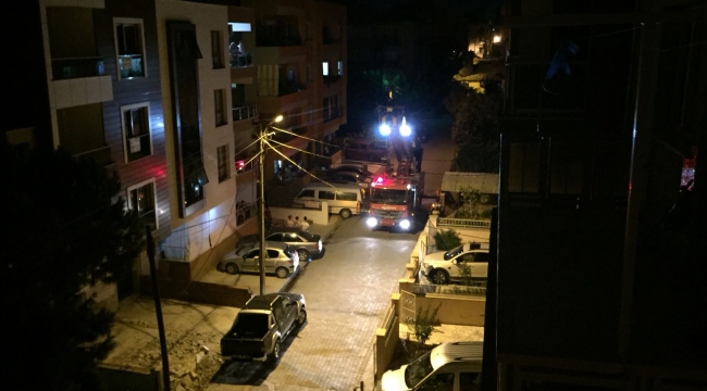 Klima dış ünitesinde mahsur kalan kediyi itfaiye ekipleri kurtardı