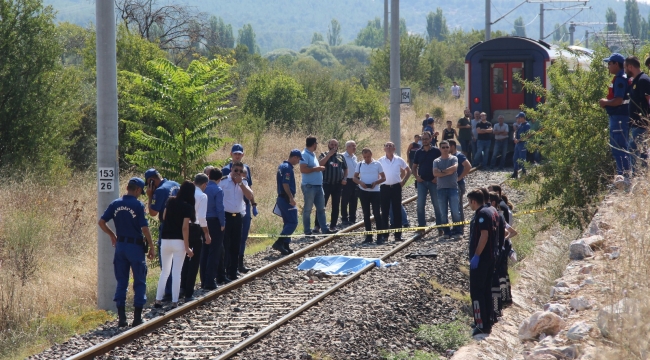 Yaşlı adam treni fark edemedi