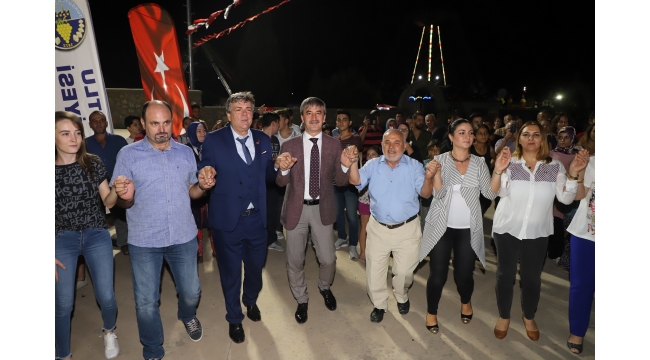 Arnavutlar kültür gecesiyle coştu