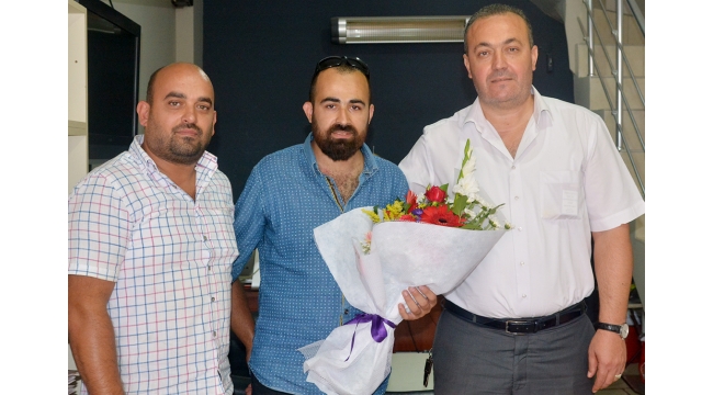 Başkan Vatansever’den gazetemize çiçekli kutlama