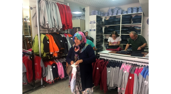 Okul kıyafetleri görücüye çıktı