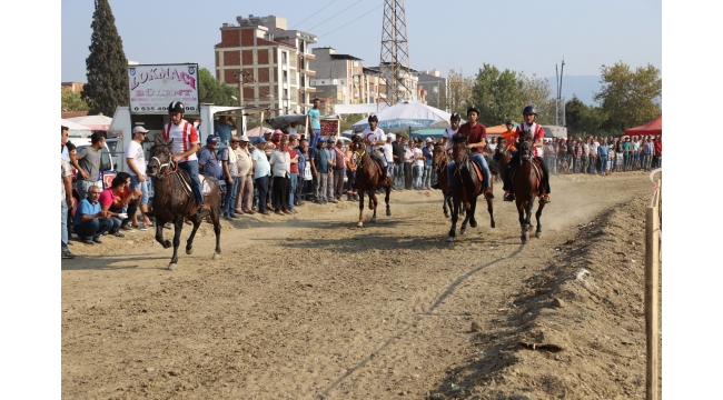 Turgutlu'da rahvan at yarışları heyecanı yaşandı