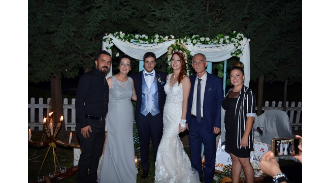 Turgutlulu Büşra İspanyol Carlos’la dünya evine girdi